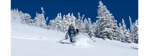 woman_skiing_Alta_mountain