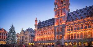 grand_palace_of_brussels_at_christmas